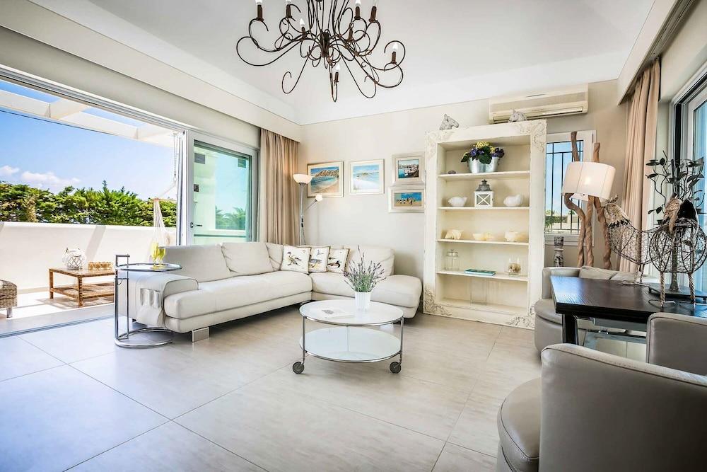 Ai Helis Beach House