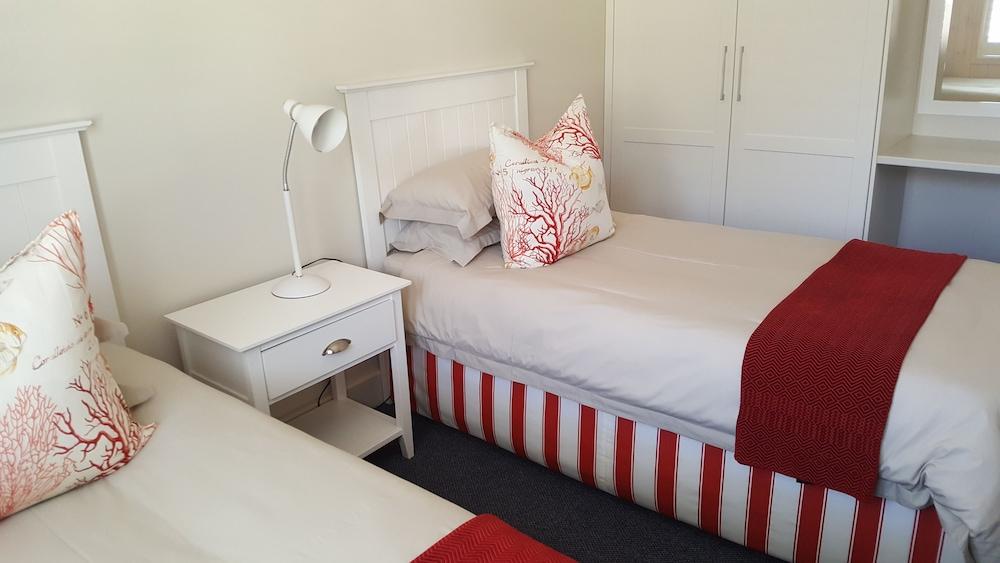 Brenton On Sea Cottages