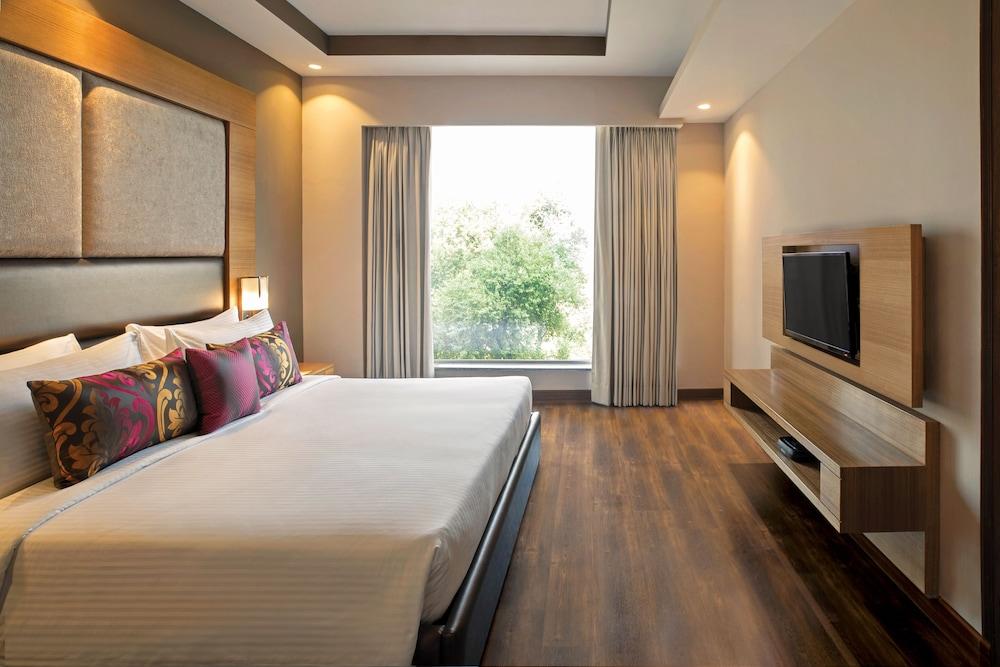 Lemon Tree Hotel, Sector 68, Sohna Road, Gurugram
