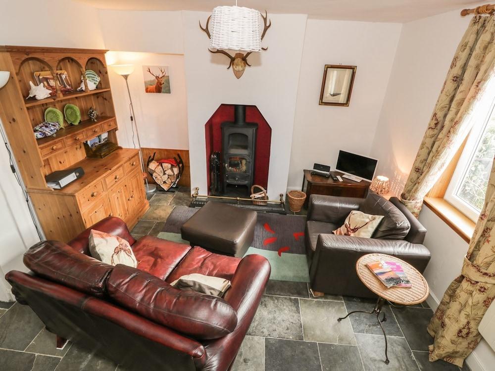 Crinan Canal Cottage No8, Kilmartin