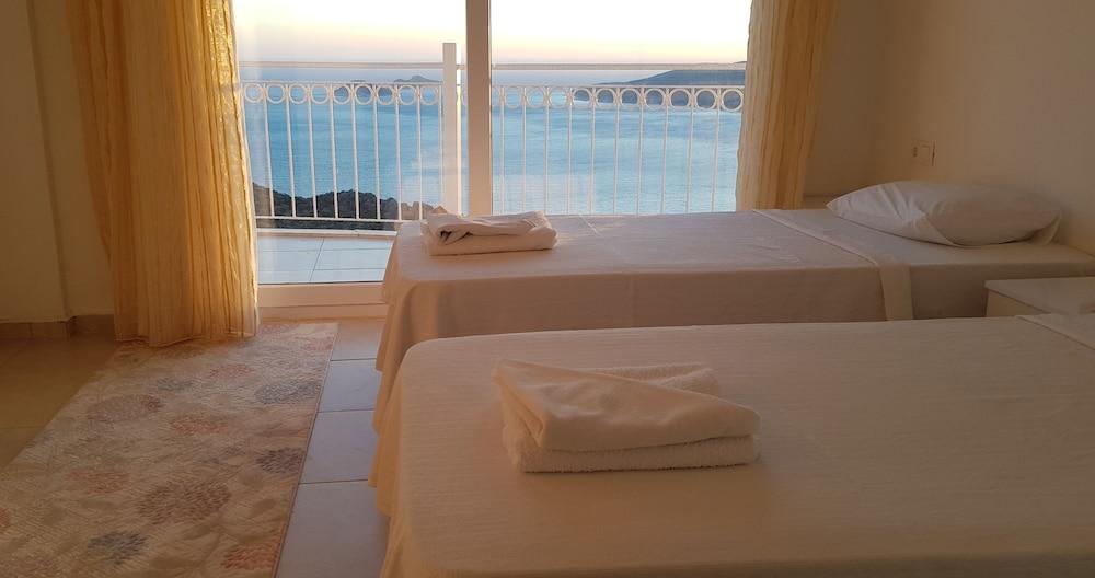 Paradise Kalkan Villalari