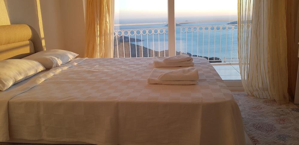 Paradise Kalkan Villalari