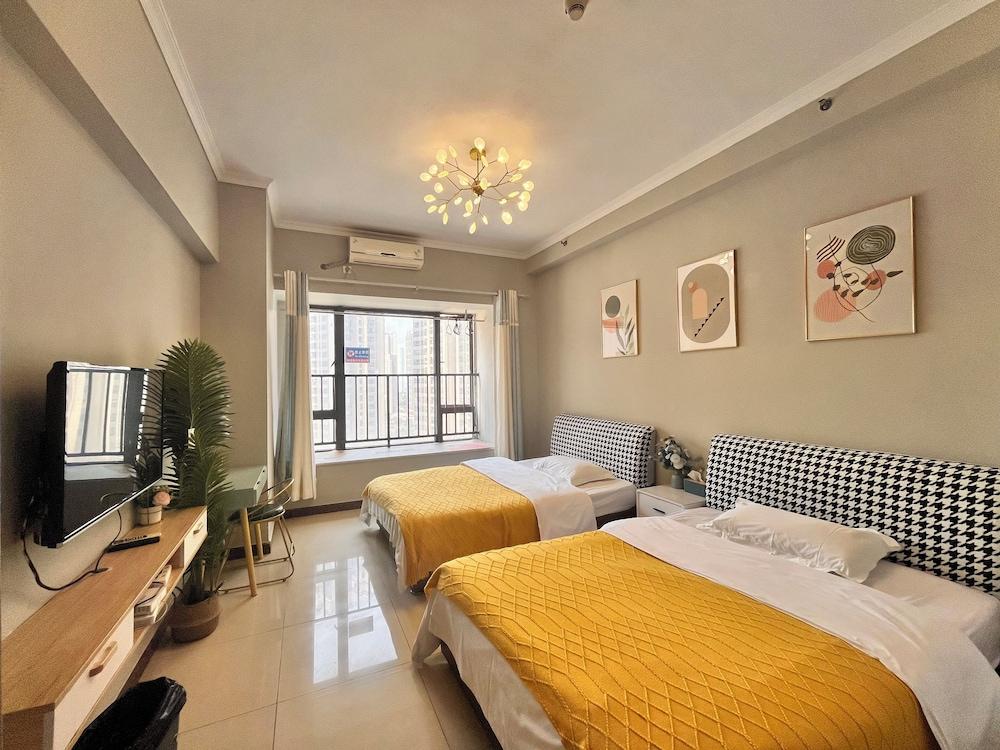 Yi Long International Apartment