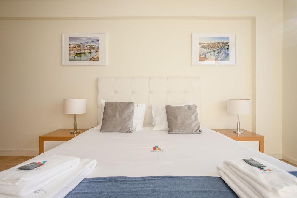 Liiiving In Porto | Downtown View Apartment