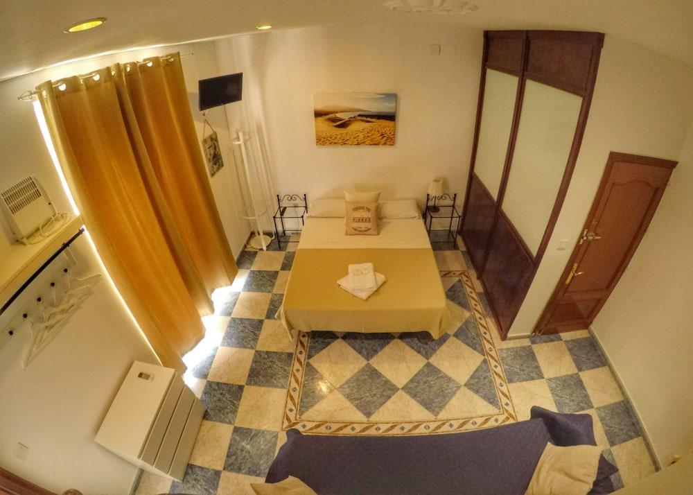 Spanish Galleon Lodge