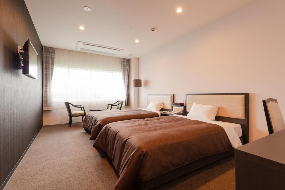 Lakeside Hot Spring Hotel Kunibiki