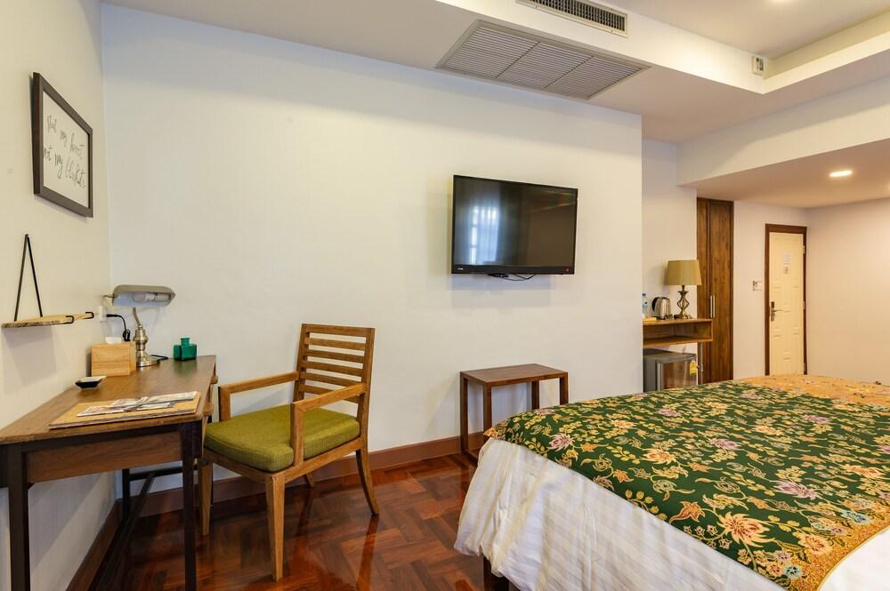 Maneeya Park Residence