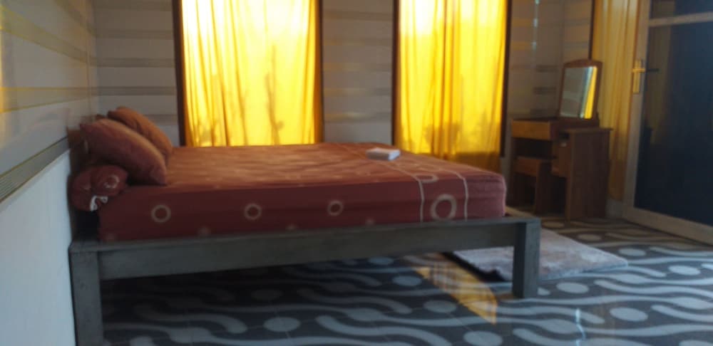 Simeulue Nanik Surfcamp