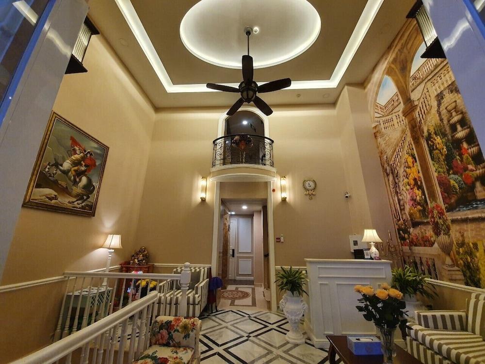 Saigon By Night Luxury Hotel