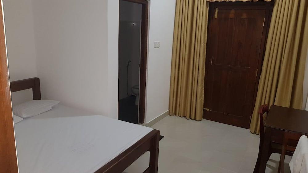 Padmasiri Holiday Resort