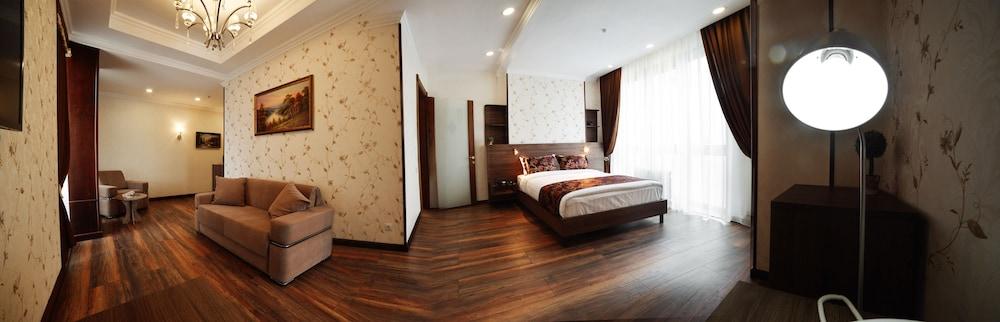 Bishkek Centrum Hotel