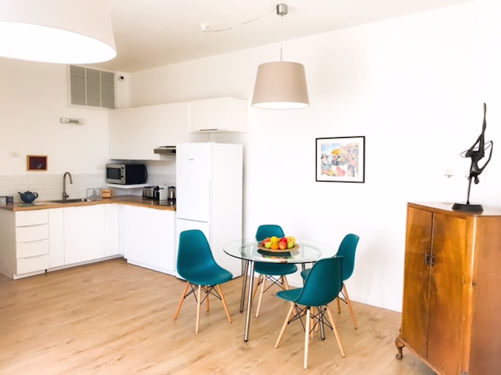 Gordon Beach 2 BR 3rd floor elevator