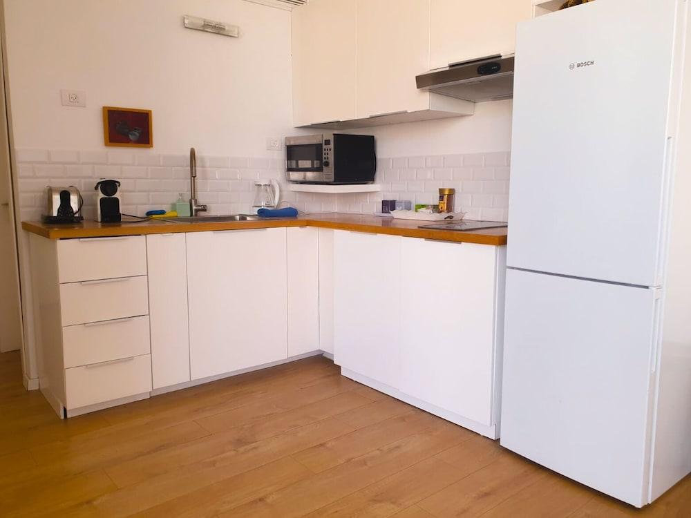 Gordon Beach 2 BR 3rd floor elevator