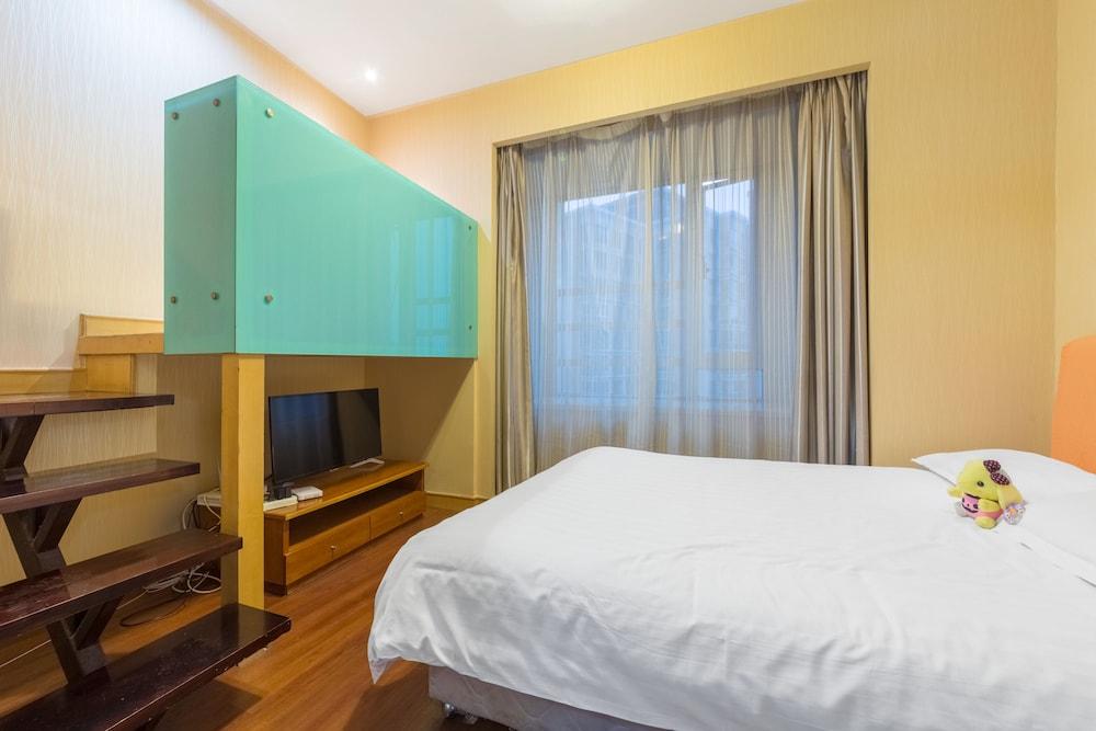 Shanghai Jiarong Apartment Hotel