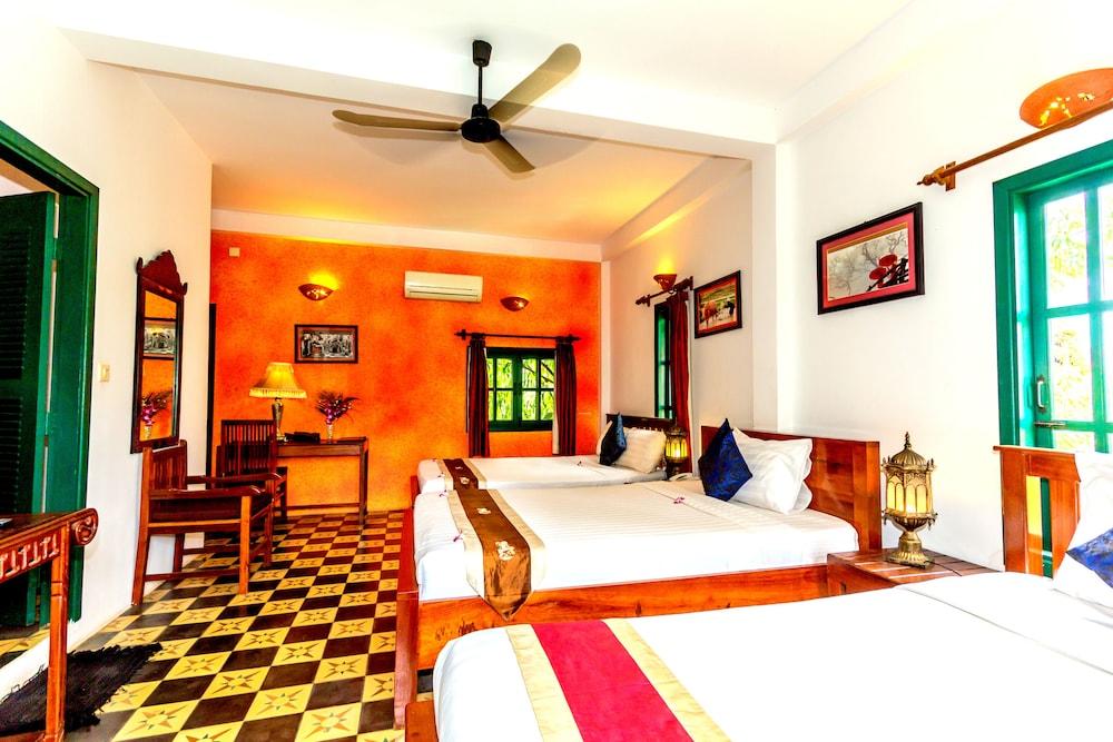 Golden Banana Residence