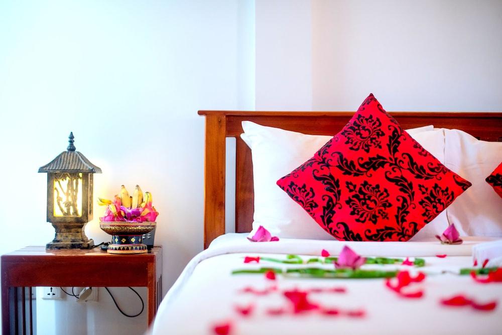 Golden Banana Residence