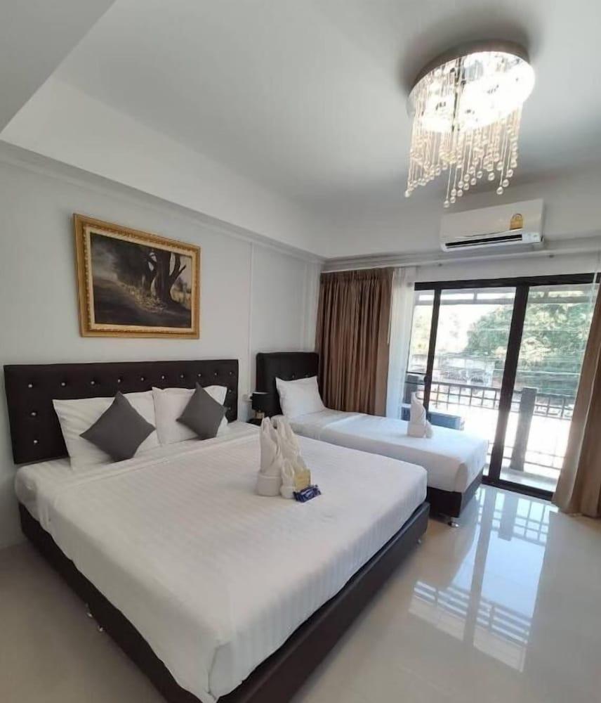 Bann Tawan Hostel Chiang Rai