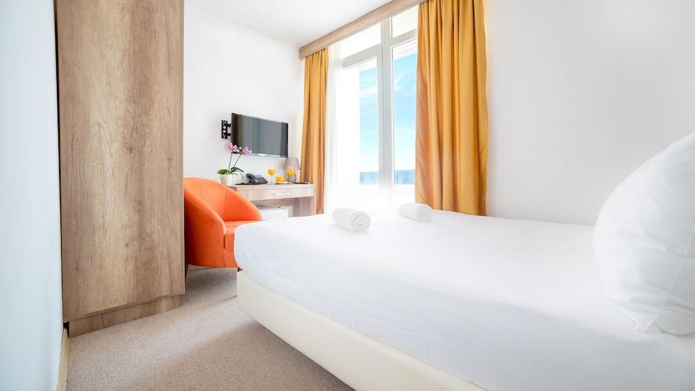 Azul Beach Resort Montenegro by Karisma