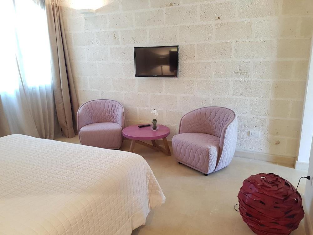 Le Scuderie - Castello Monaci