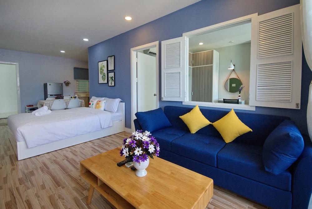 Handy Beachfront Apartment