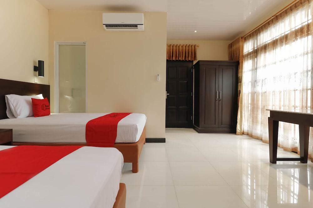 RedDoorz Plus near Halim Perdanakusuma 2