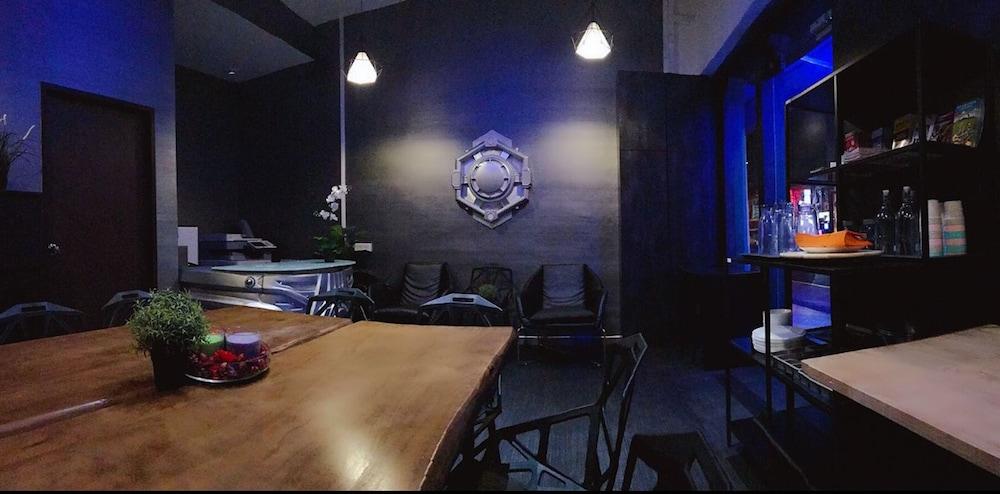 Atlantis Pods at Little India