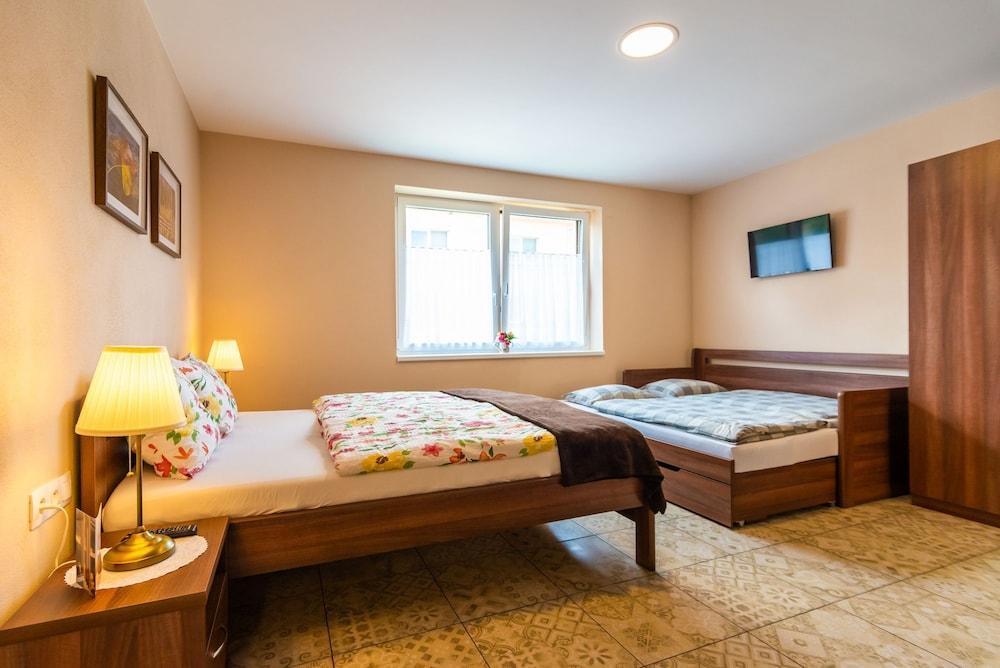 Apartmanovy dom Villa Ephélia