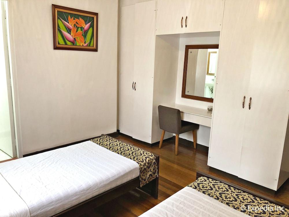 Royal Thee Bed & Breakfast