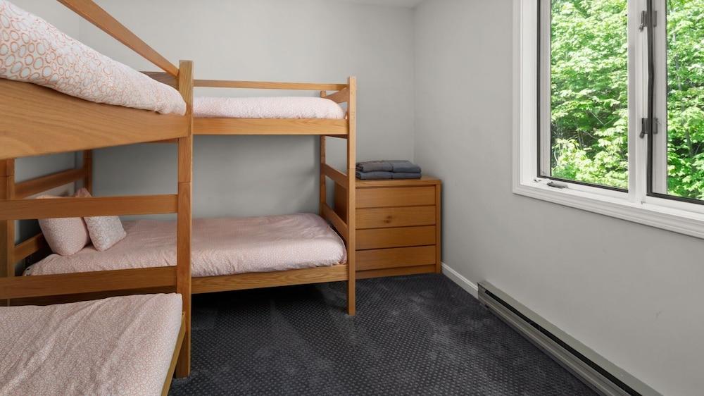 41 Summit Condo Near Mountain Shuttle by RedAwning