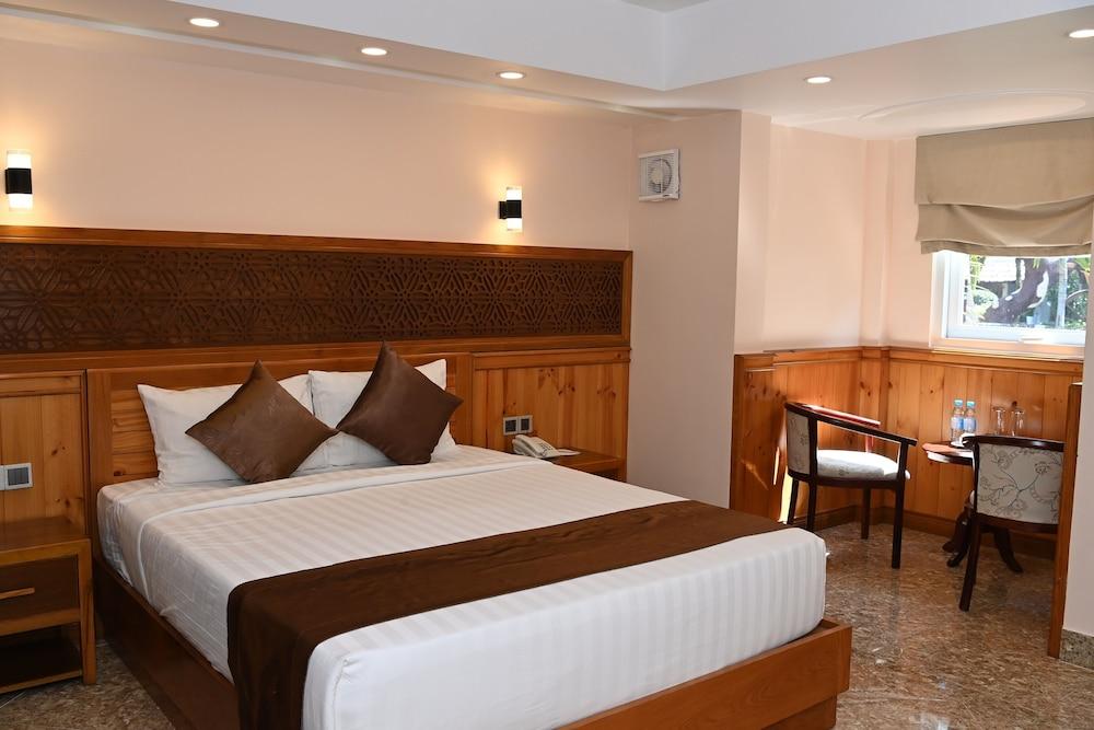 Tran Chau Beach & Resort