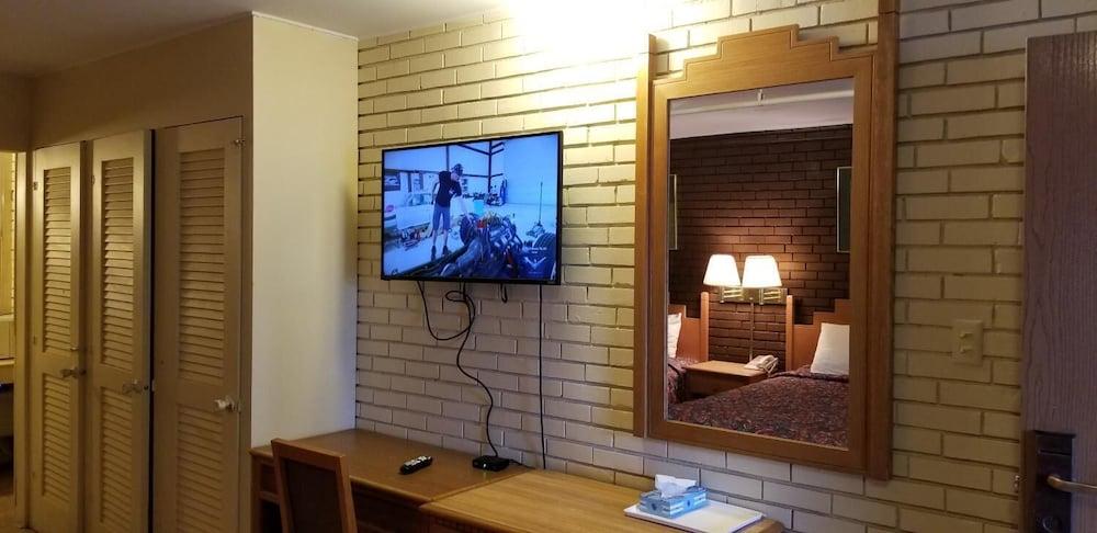 Americas Premier Inn