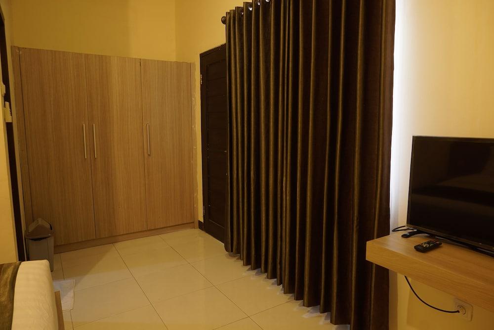 Aleyra Hotel and Villa Garut