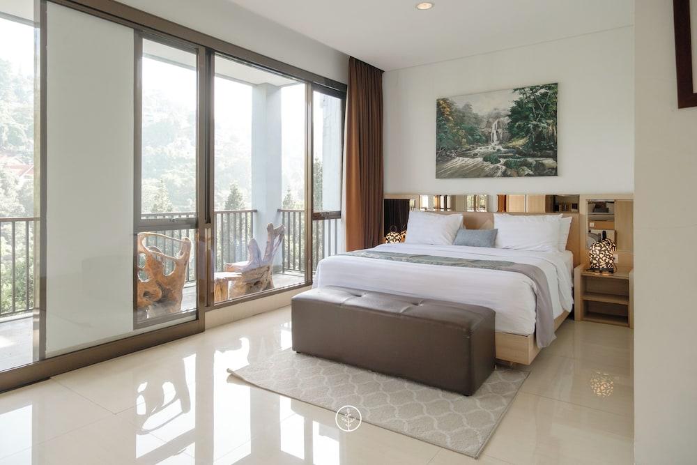 Magenta Hill View Villa 6 bedrooms with a private slide pool