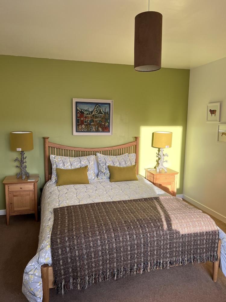 Harris White Cottage