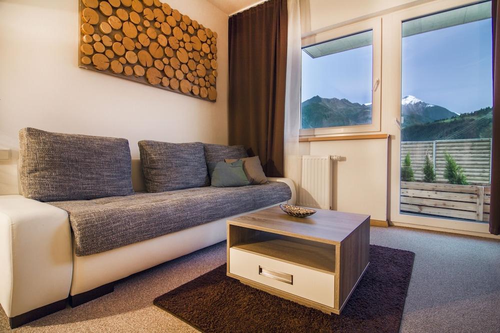 Oscar & Sons Apartments