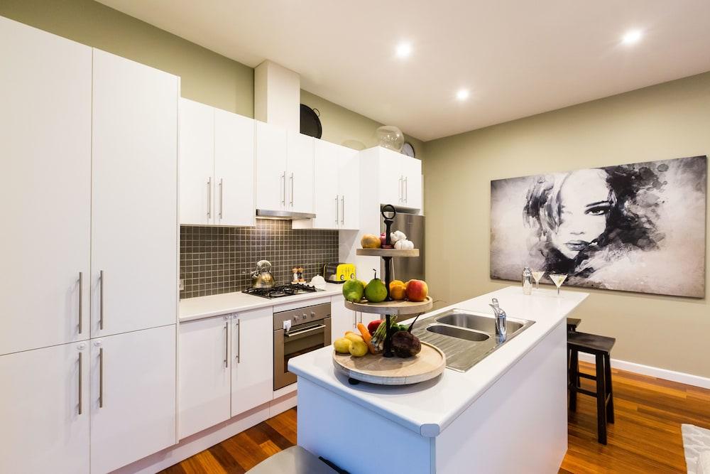 ELISE, 2BDR Windsor House