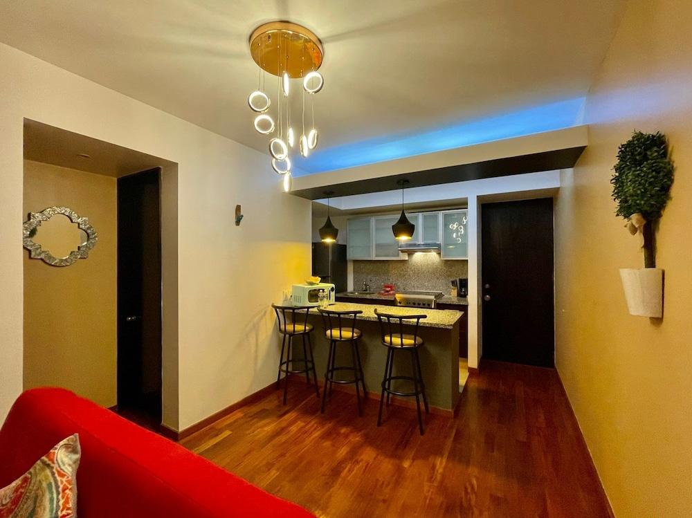 Boutique Apartment Downtown 7B