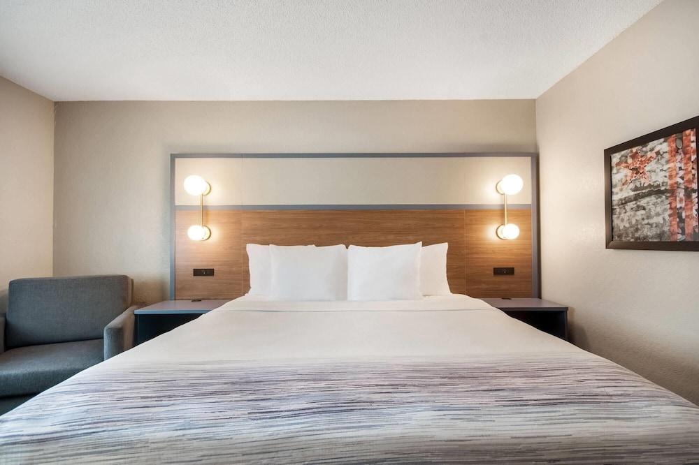 AmericInn by Wyndham St. Peter