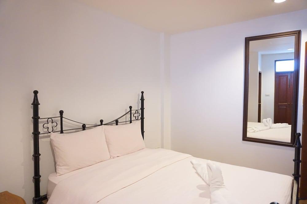 Sri Chiangkhan Hotel