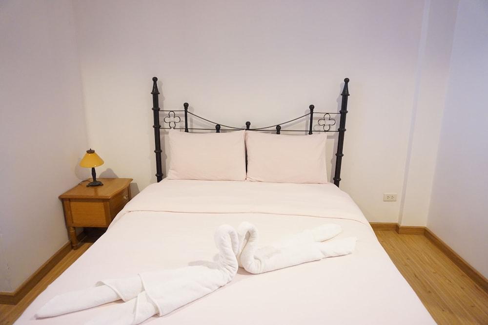 Sri Chiangkhan Hotel