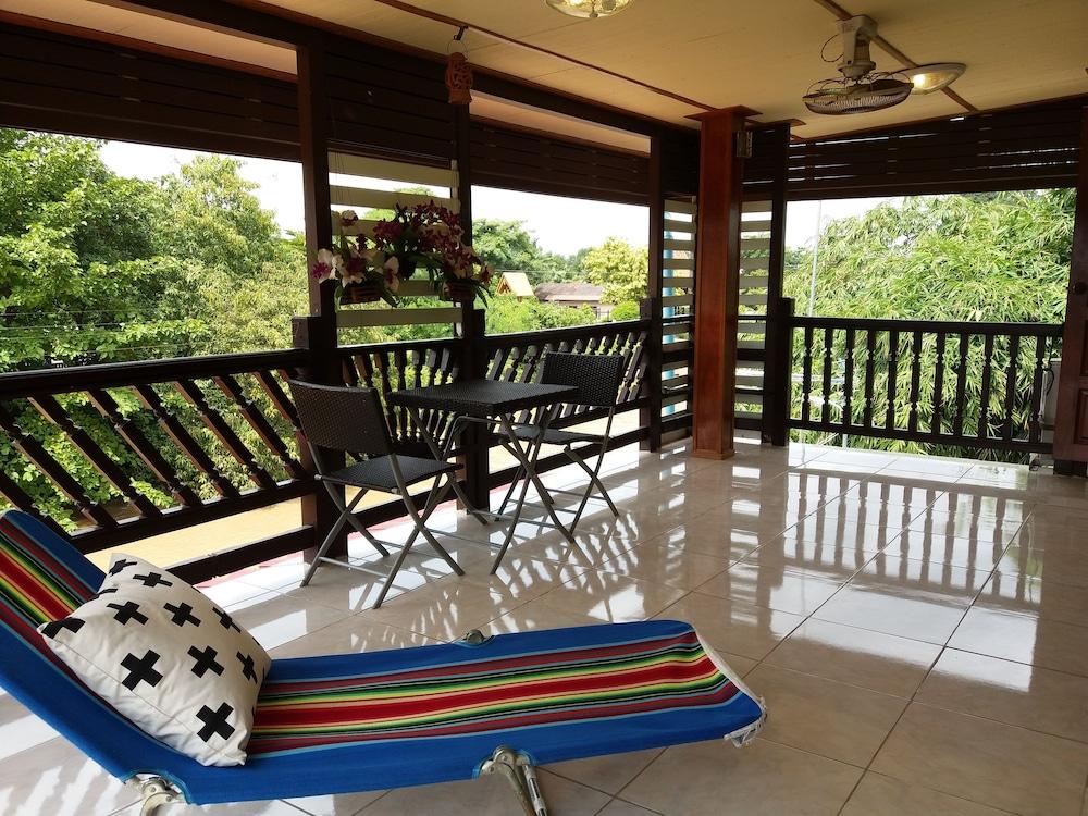 Green Riverside Homestay