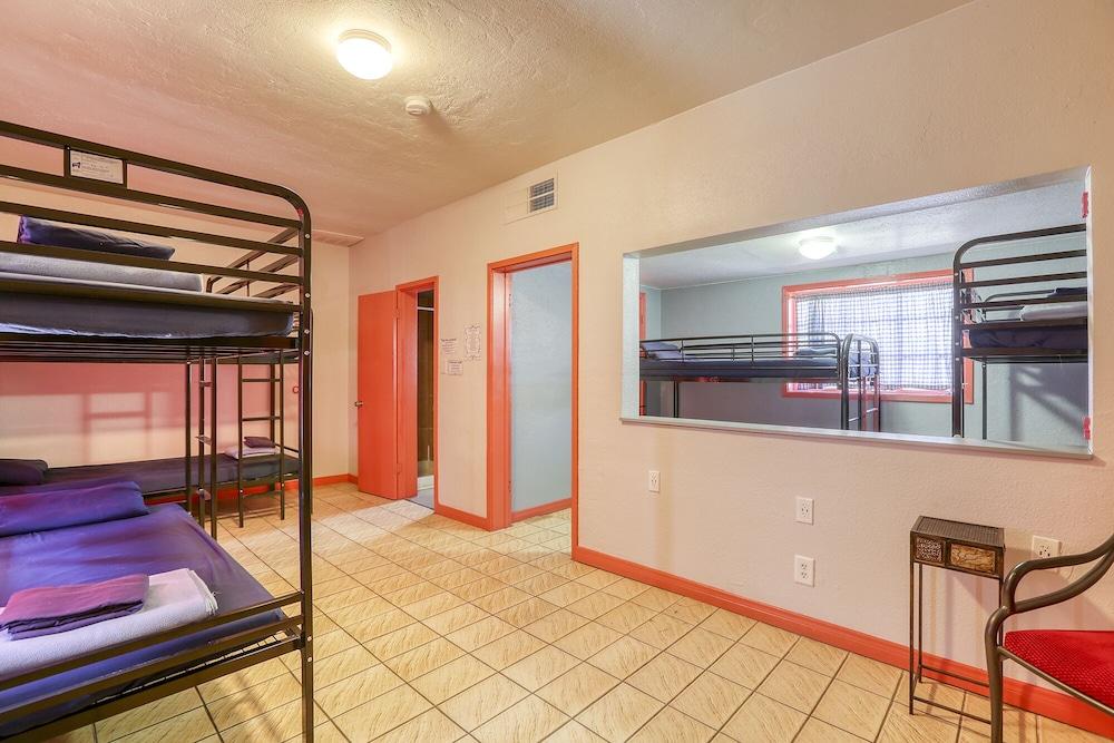 Sin City Hostel Las Vegas