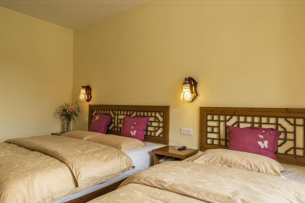 Snow Lion Riverside Resort