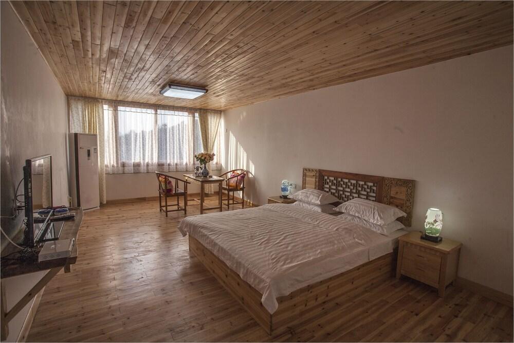 Riverside Retreat Hotel