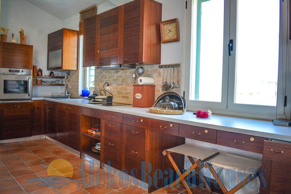 Alekos Beach Houses-Infinity