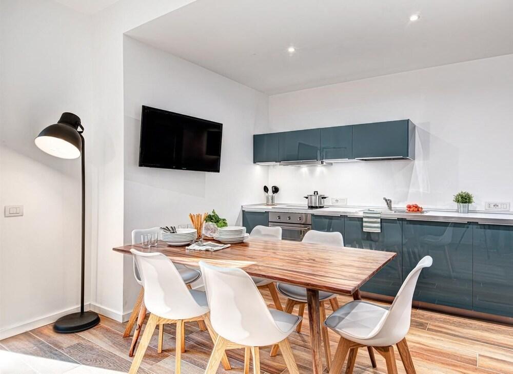 Sorrento Lux Suites - Blue