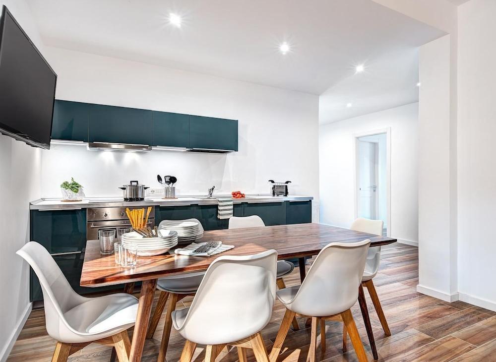 Sorrento Lux Suites - Blue