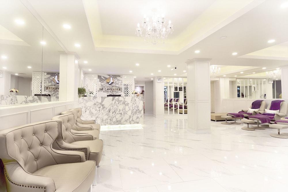 De Lavender Bangkok Hotel