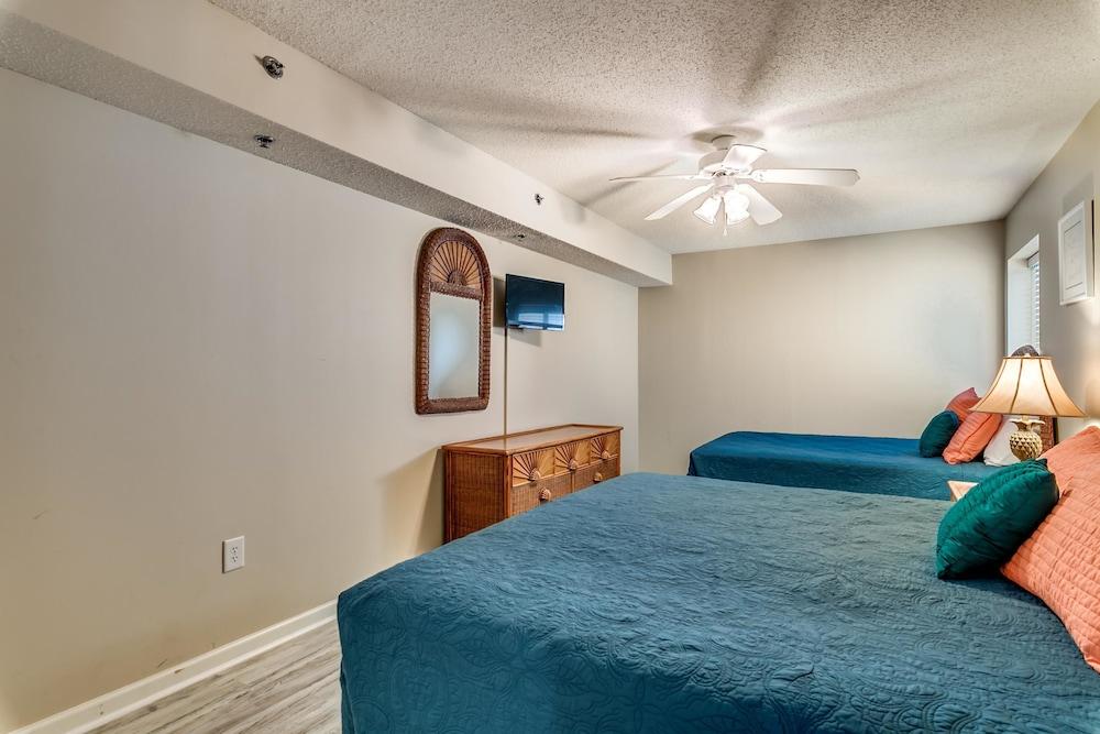 Crescent Shores N - 702 Apartment 3