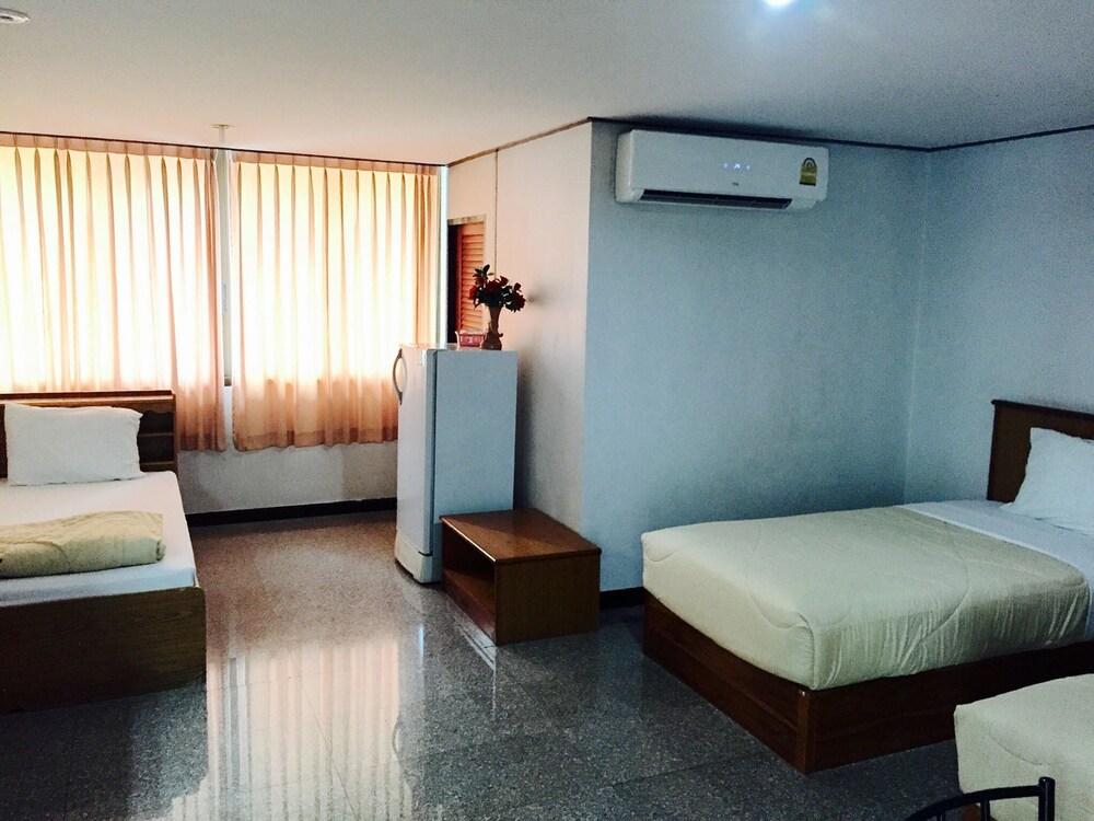 Thanakorn Garden Hotel